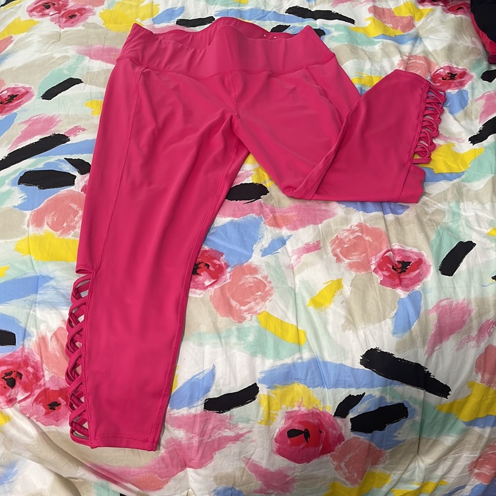 LIVI ACTIVE 18/20 pink high rise workout leggings capris